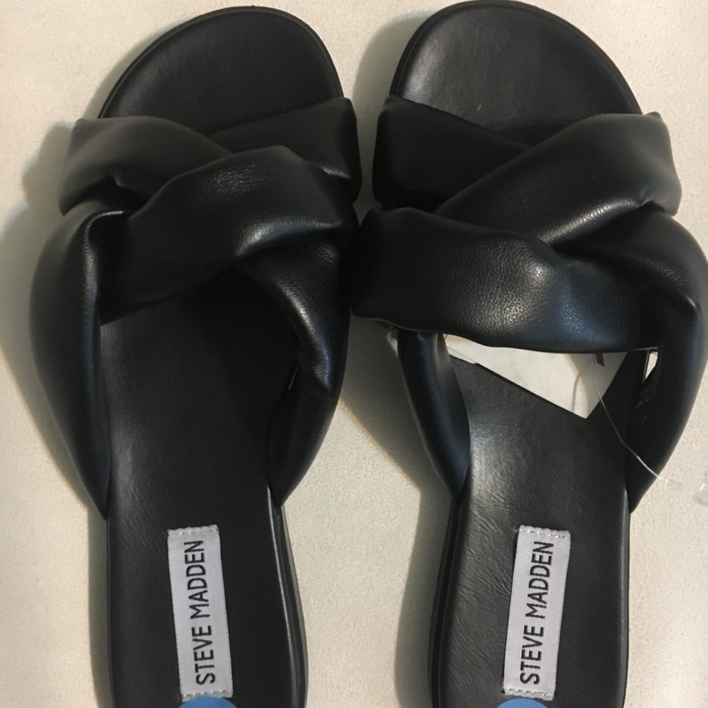 Steve Madden Sandals. Black Puffy straps. Size 6.5